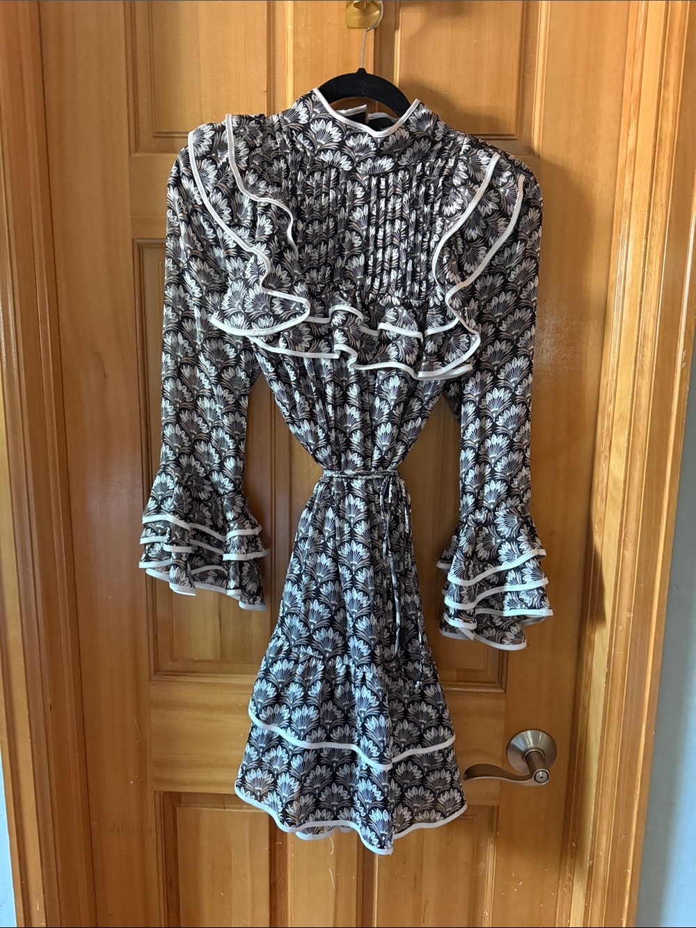Elliatt Black & White Floral Pintuck Ruffle Long-Sleeve Dress